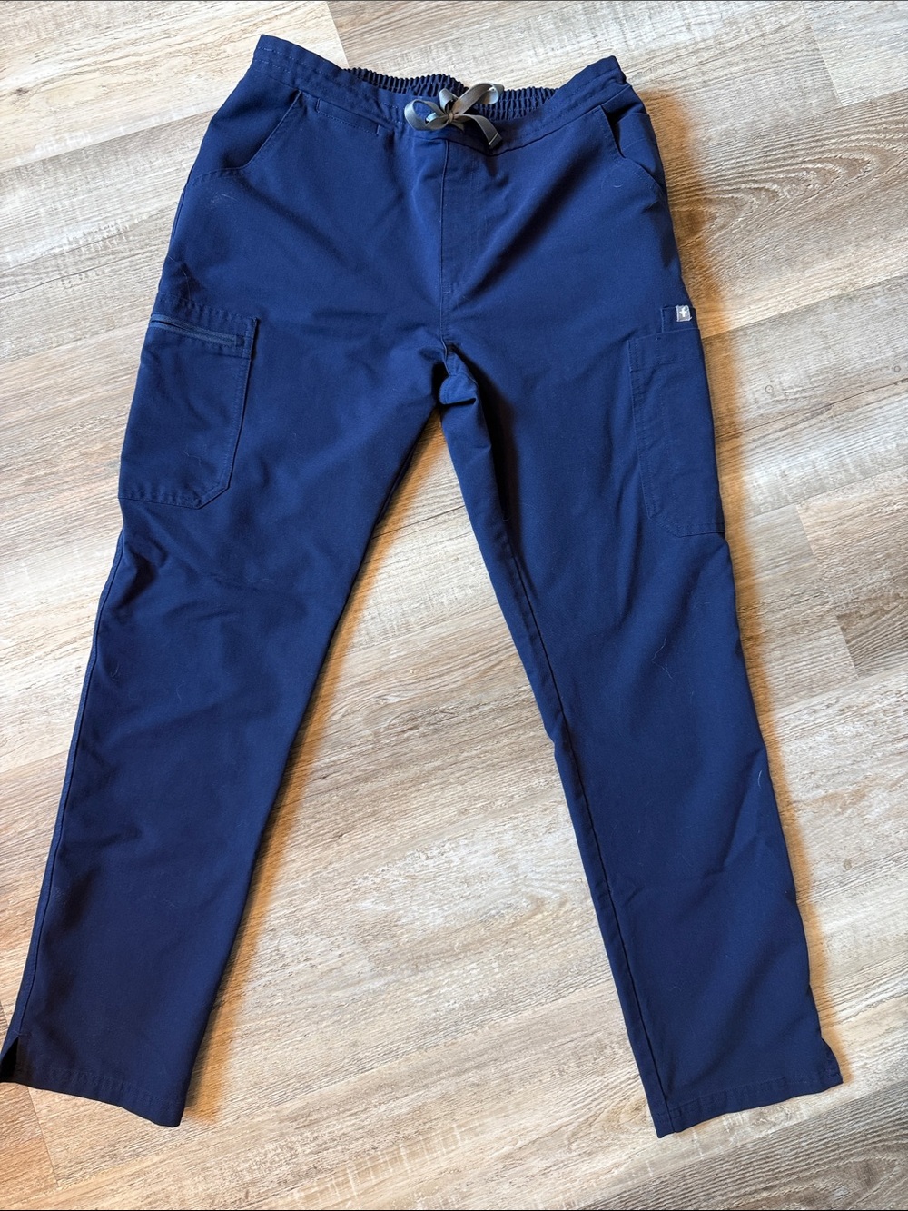 Figs YOLA scrub pants navy medium RARE!!